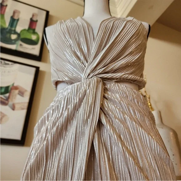 🔥Aqua Twist Front Cut-Out Metallic Gold Evening Gown - Picture 6 of 8